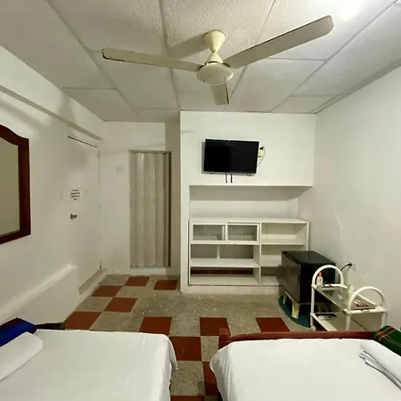 Habitacion Multiple Cerca De Aeropuerto Cartagena Exterior photo